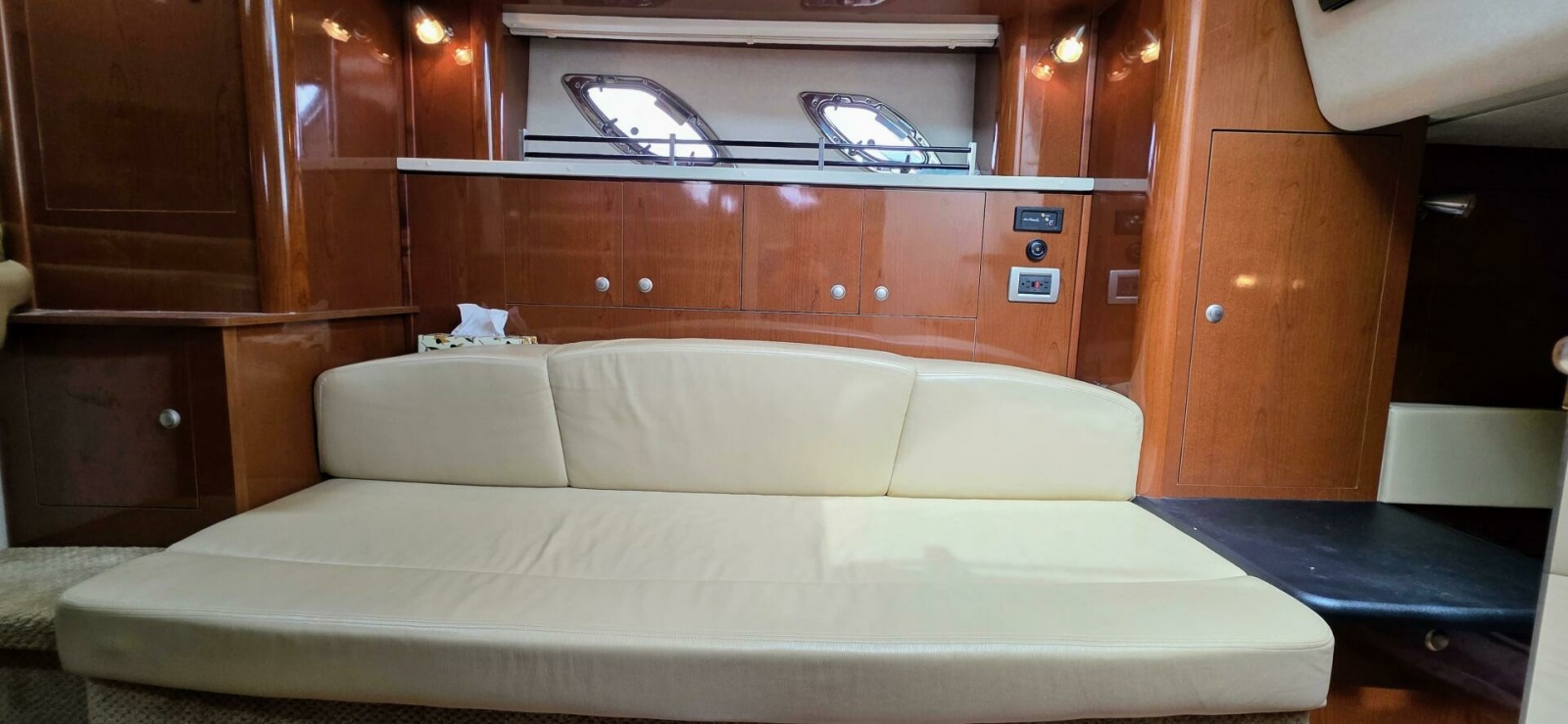 2009 Sea Ray 310 Sundancer 31