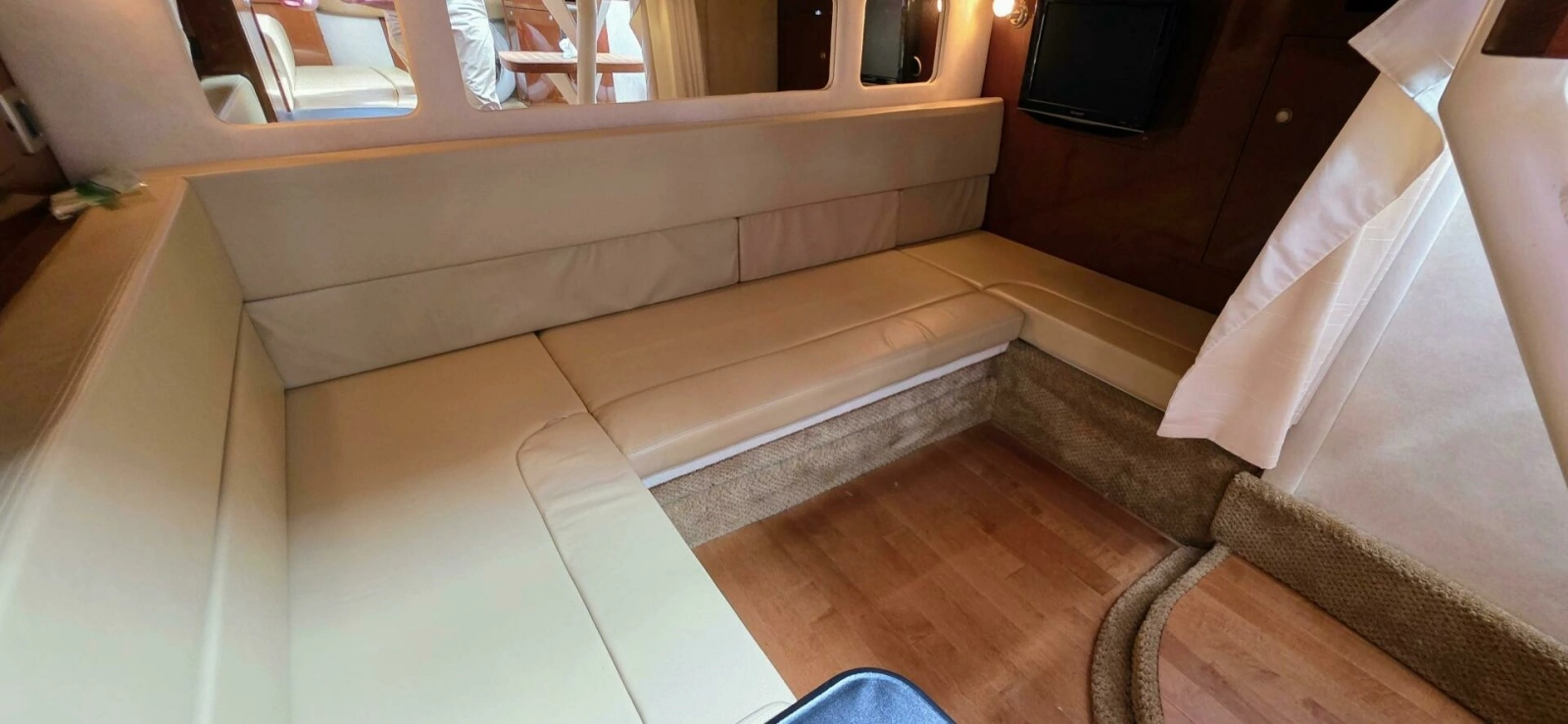2009 Sea Ray 310 Sundancer 31
