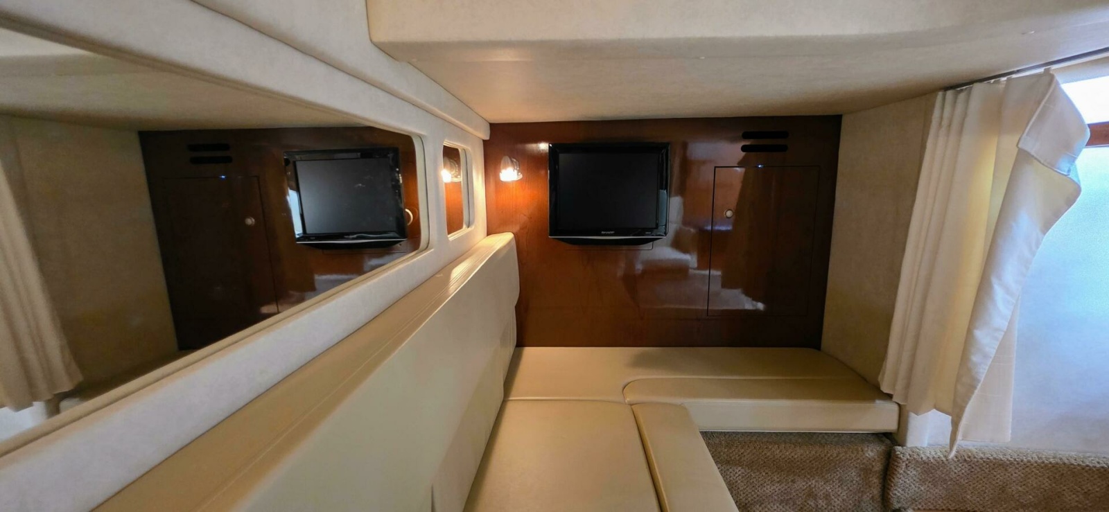 2009 Sea Ray 310 Sundancer 31