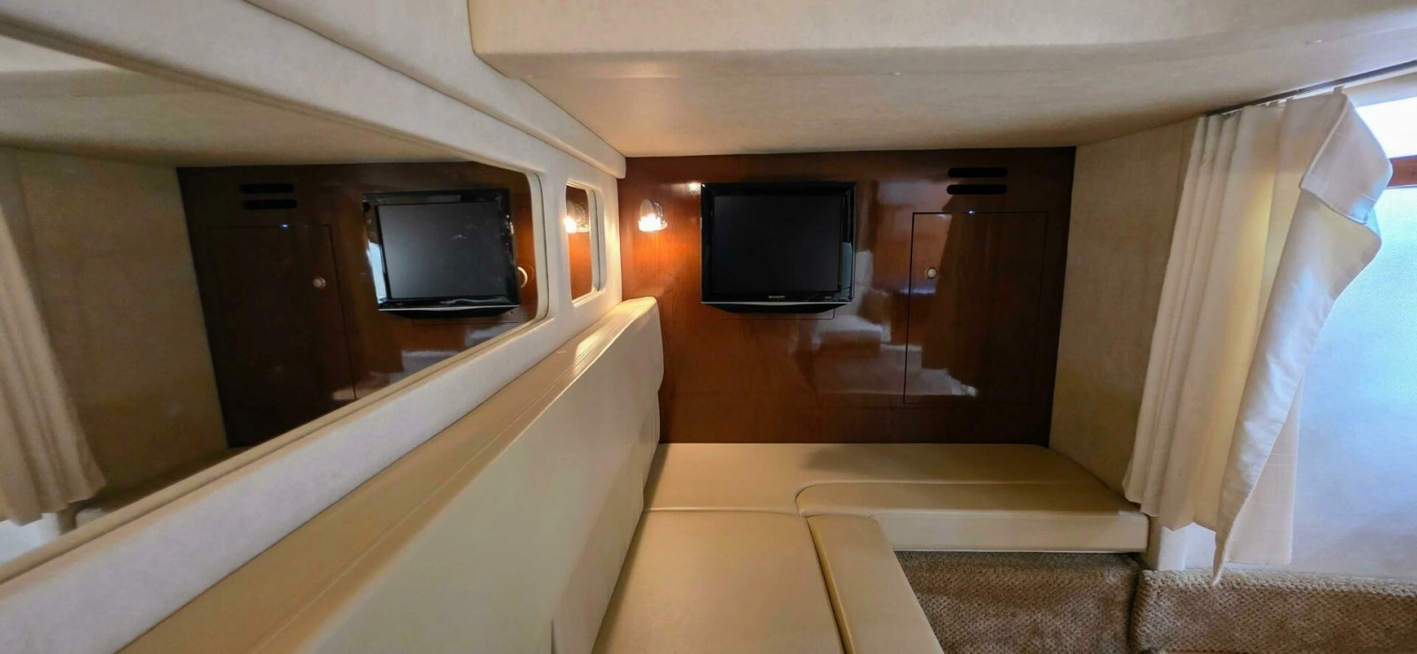 2009 Sea Ray 310 Sundancer 31