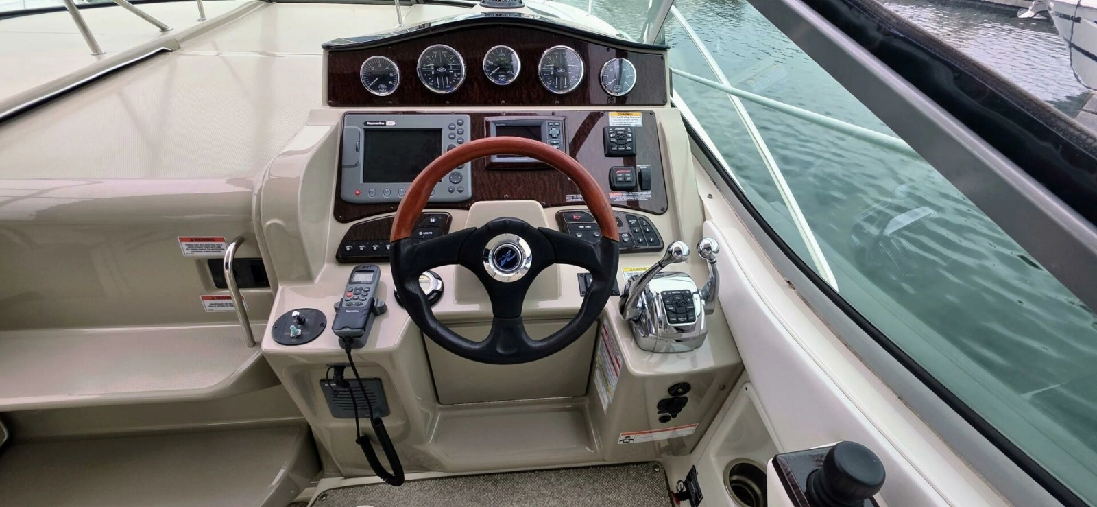 2009 Sea Ray 310 Sundancer 31