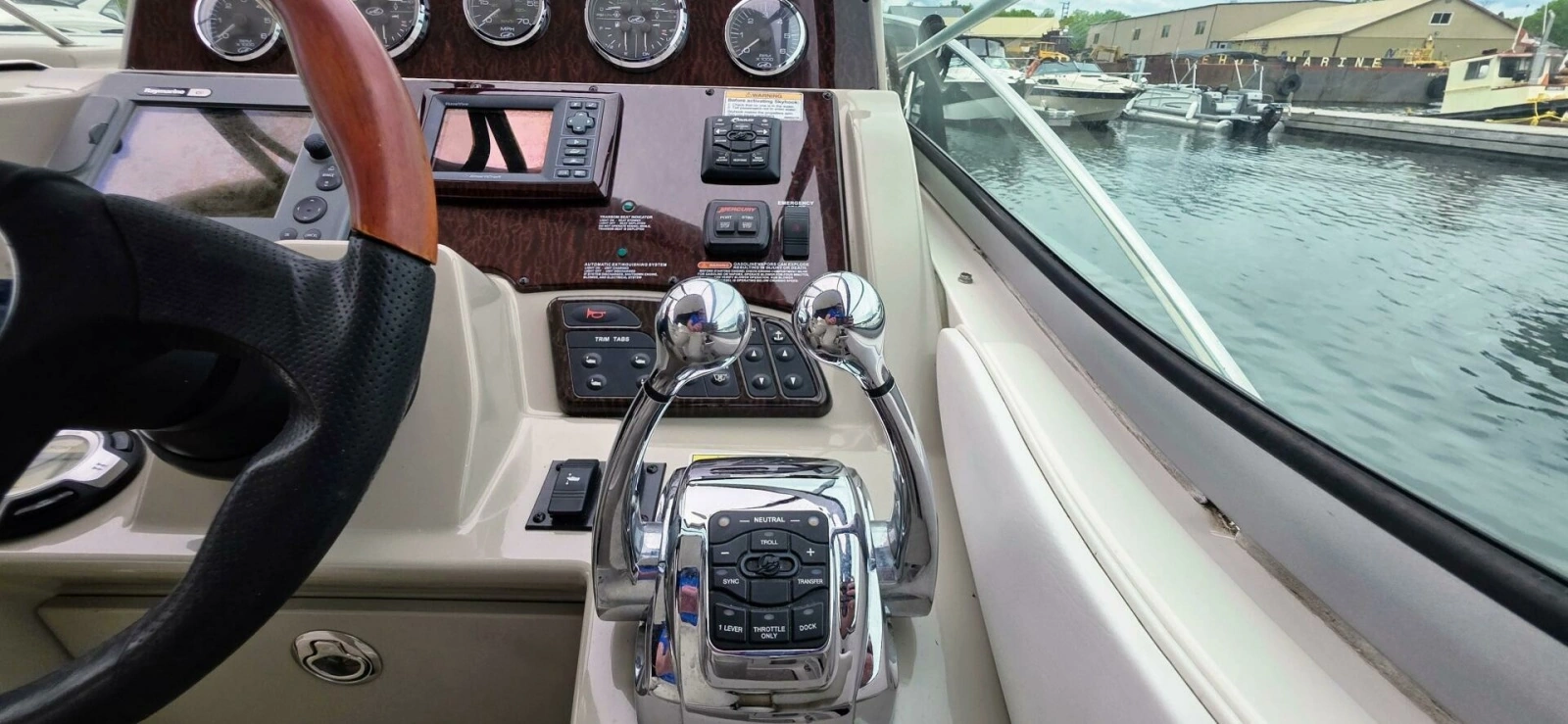 2009 Sea Ray 310 Sundancer 31