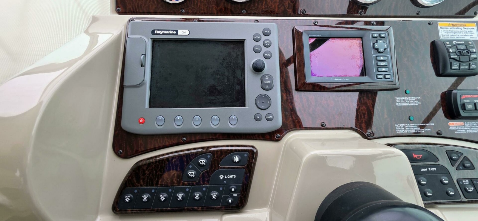 2009 Sea Ray 310 Sundancer 31