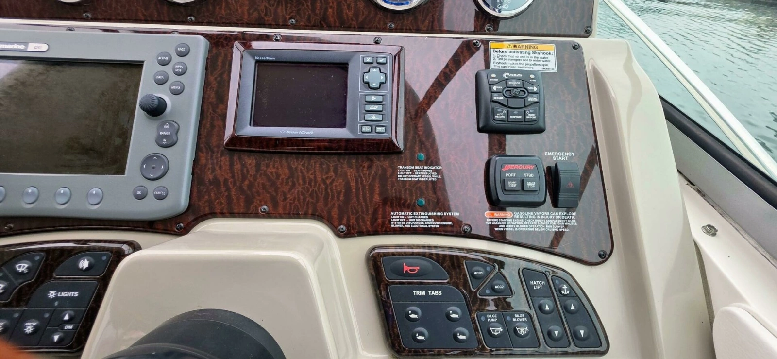 2009 Sea Ray 310 Sundancer 31