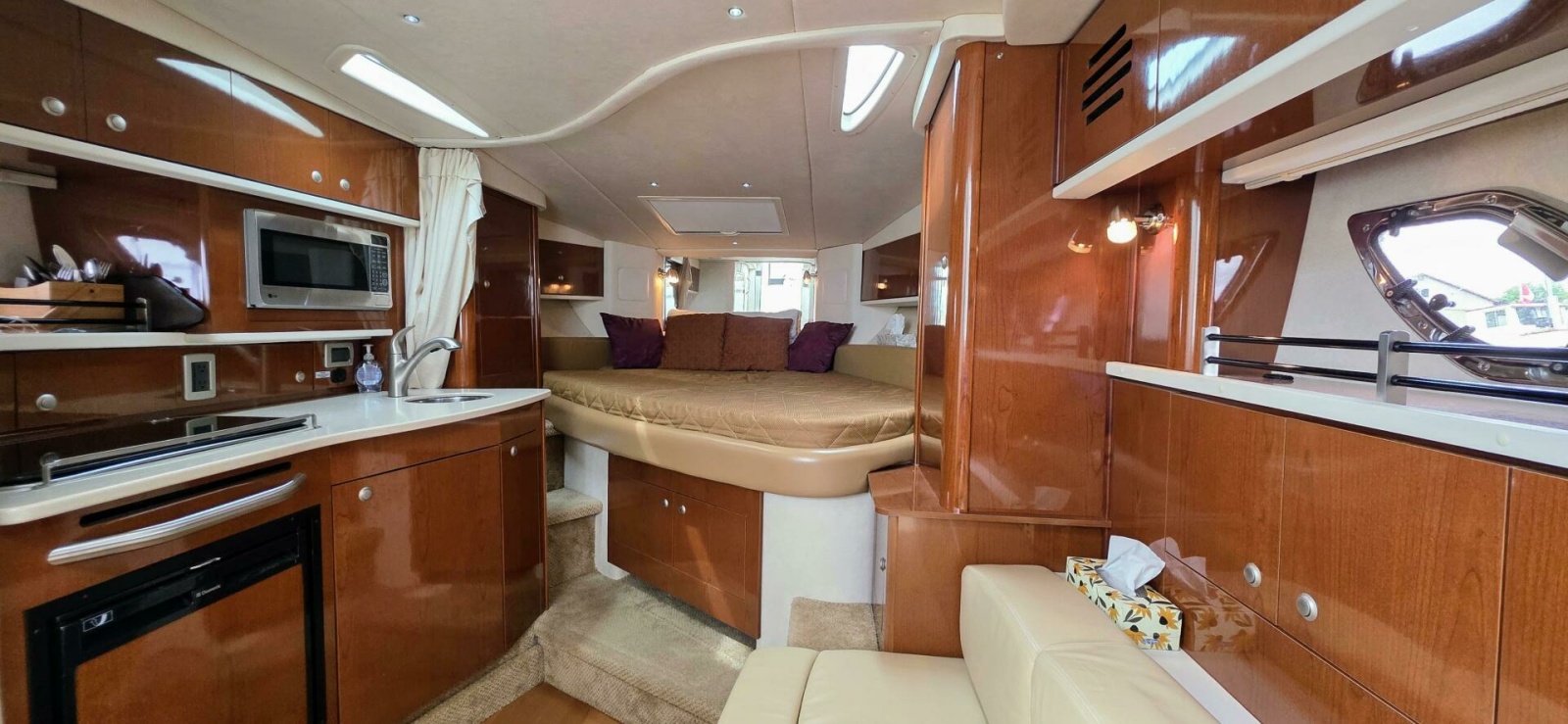 2009 Sea Ray 310 Sundancer 31