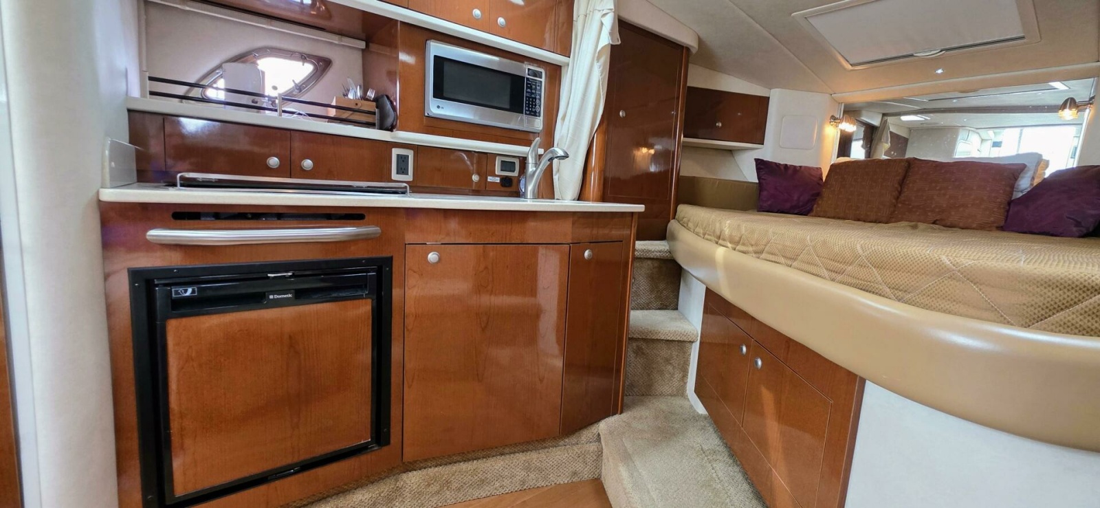 2009 Sea Ray 310 Sundancer 31