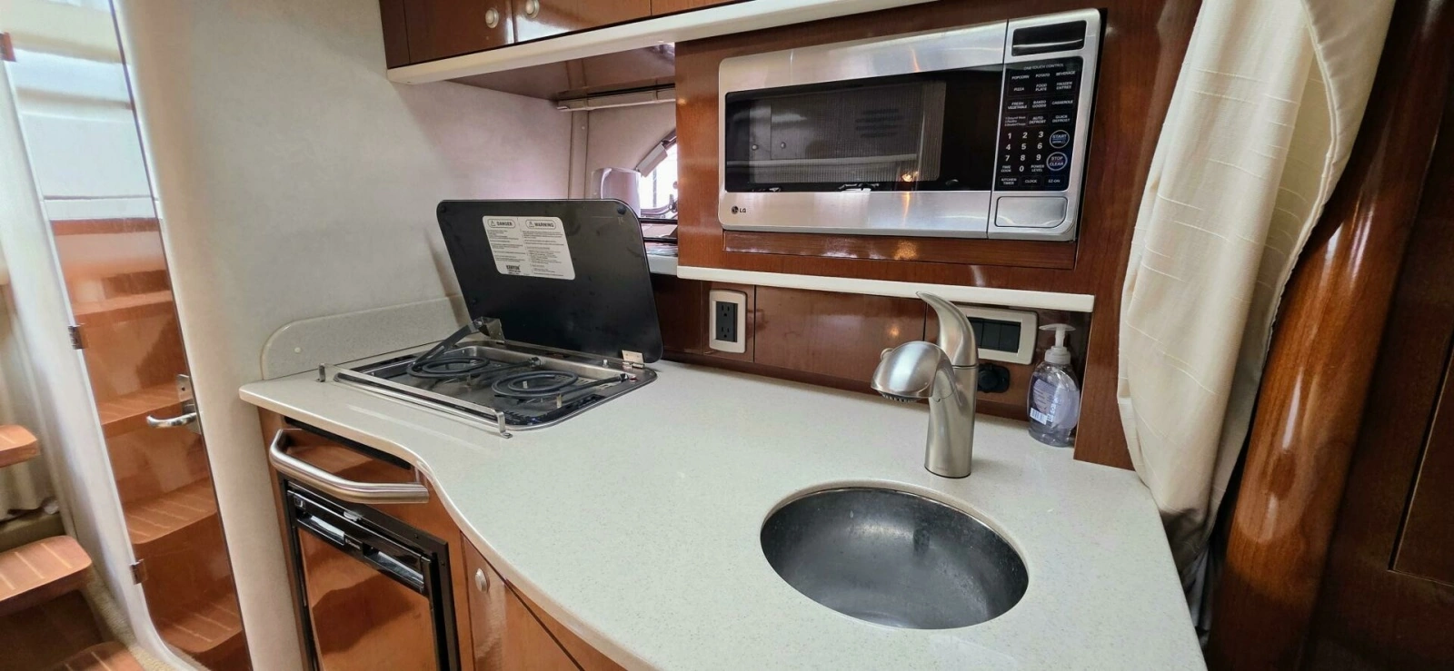 2009 Sea Ray 310 Sundancer 31