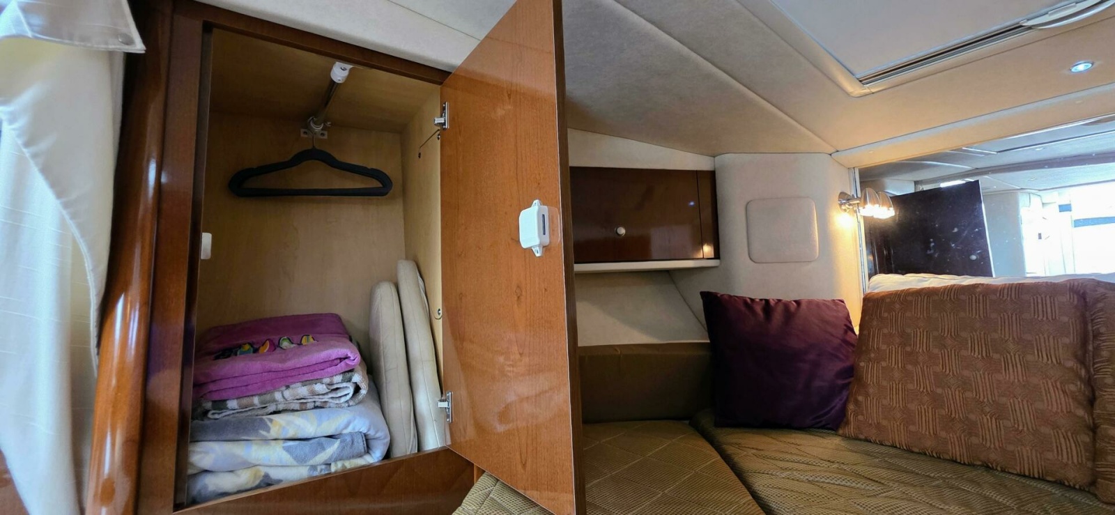 2009 Sea Ray 310 Sundancer 31