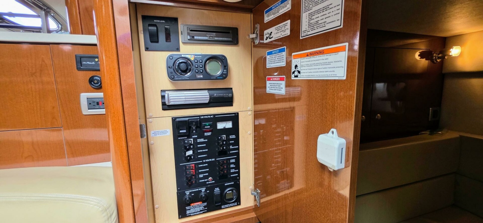 2009 Sea Ray 310 Sundancer 31