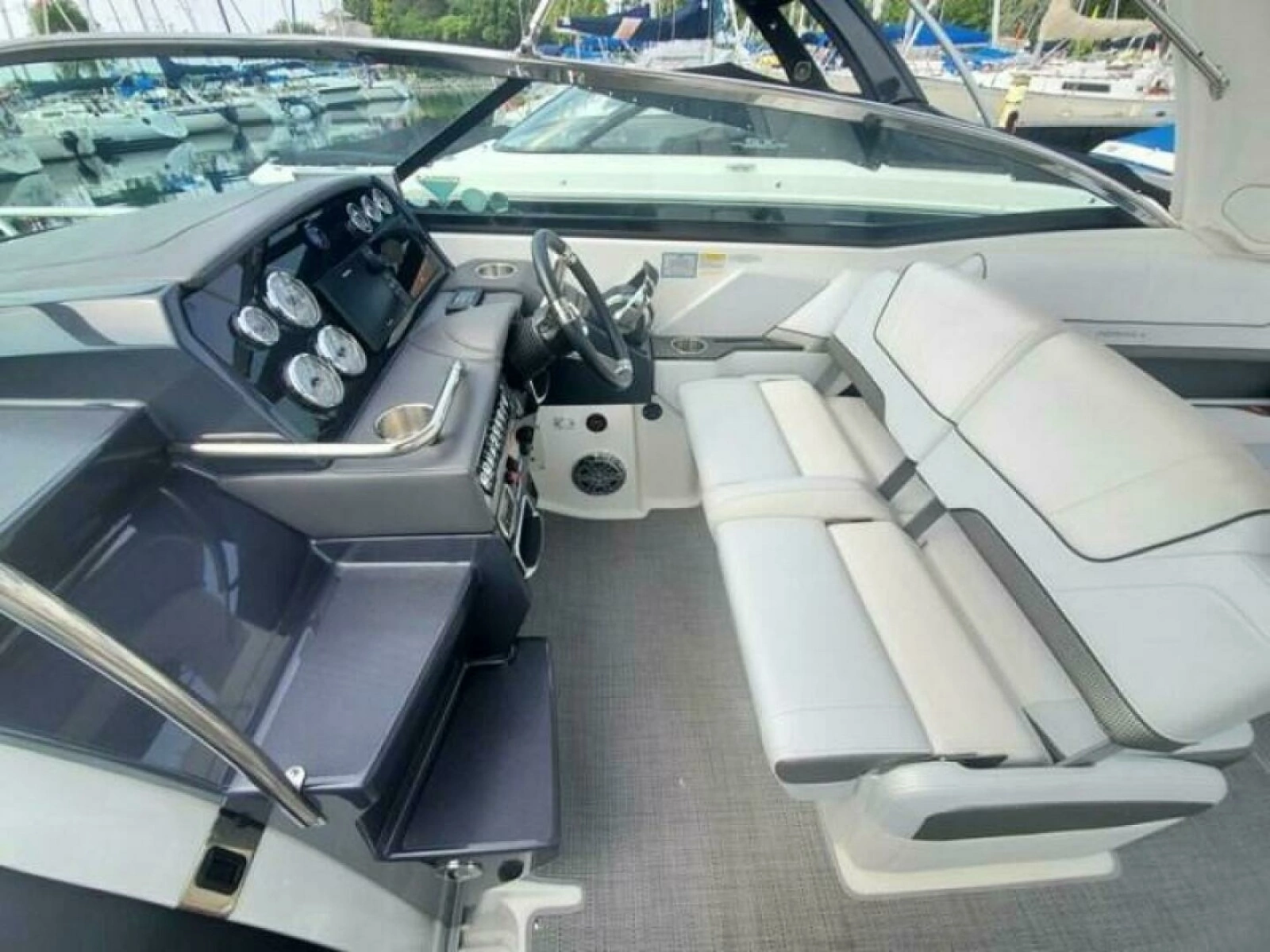 2017 Formula 310SS 31