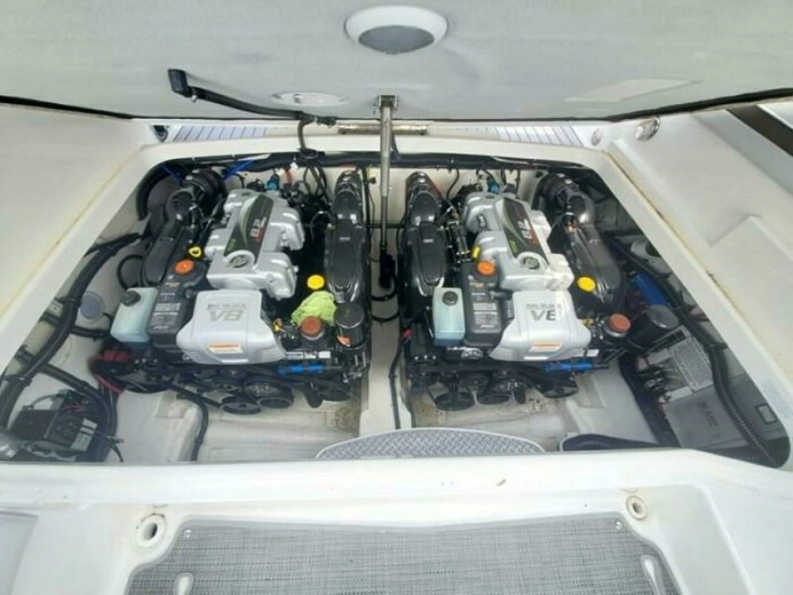 2017 Formula 310SS 31