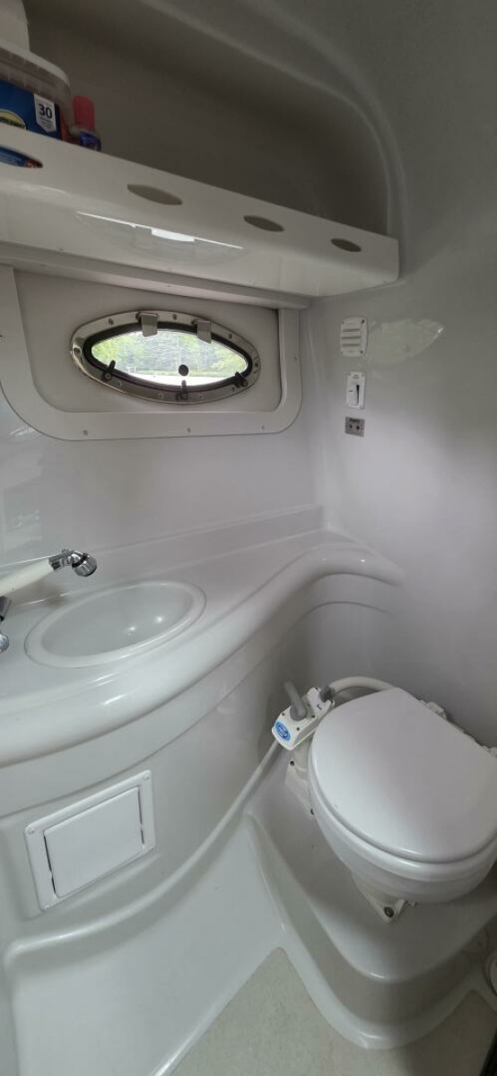 2005 Crownline 250CR 25