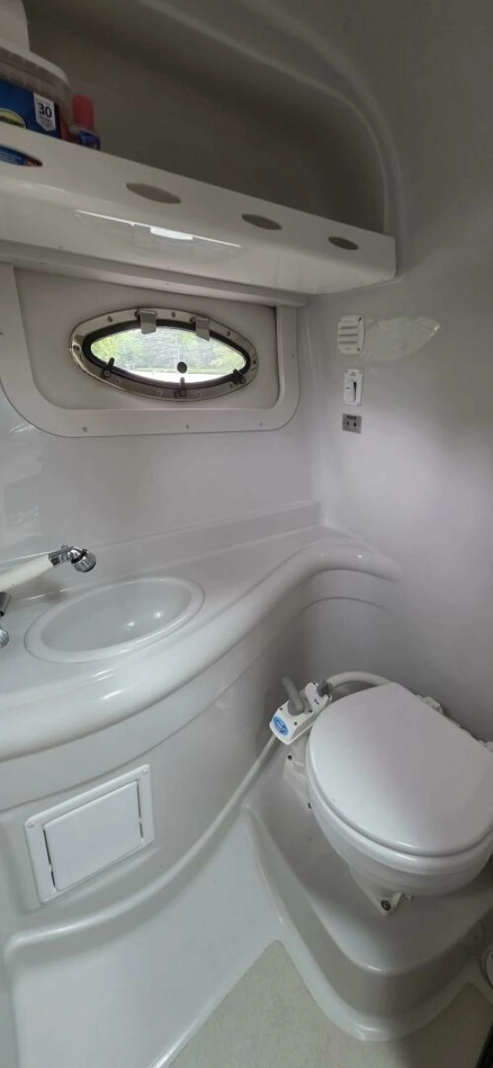 2005 Crownline 250CR 25