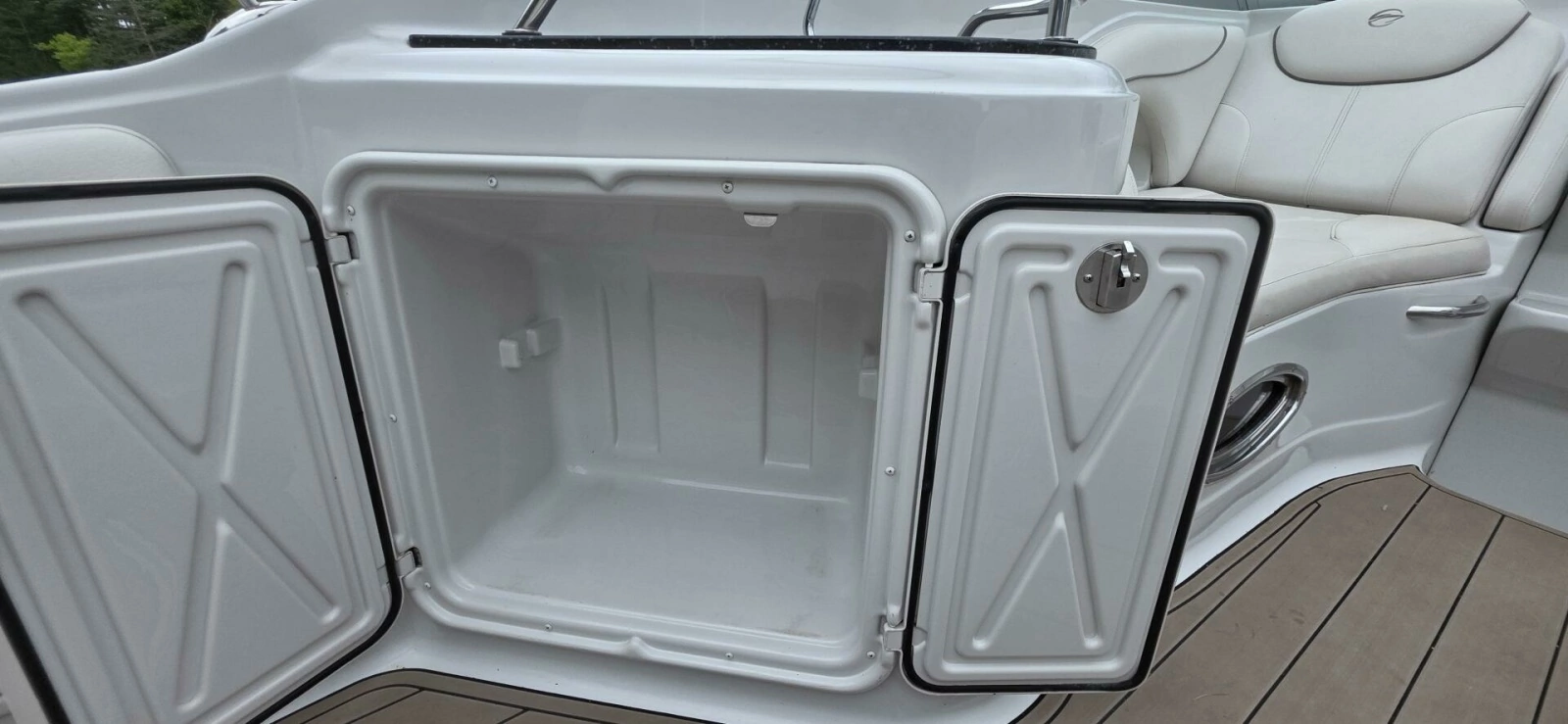 2005 Crownline 250CR 25