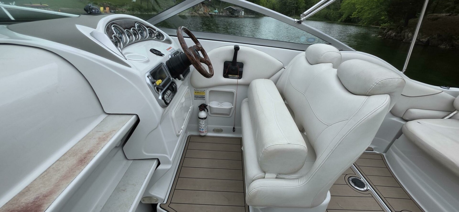 2005 Crownline 250CR 25