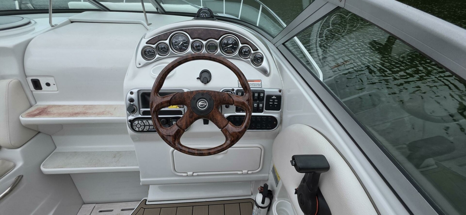 2005 Crownline 250CR 25