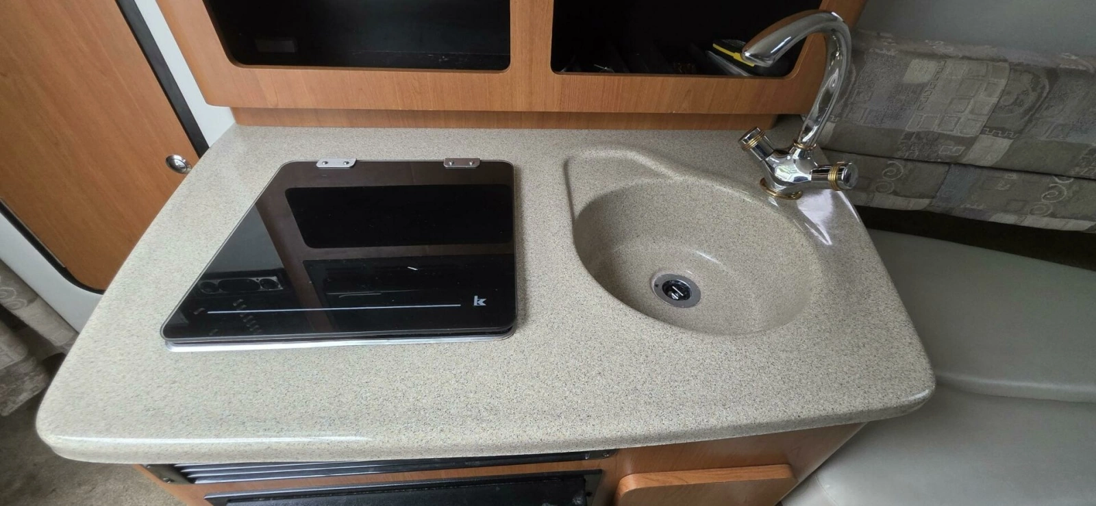 2005 Crownline 250CR 25