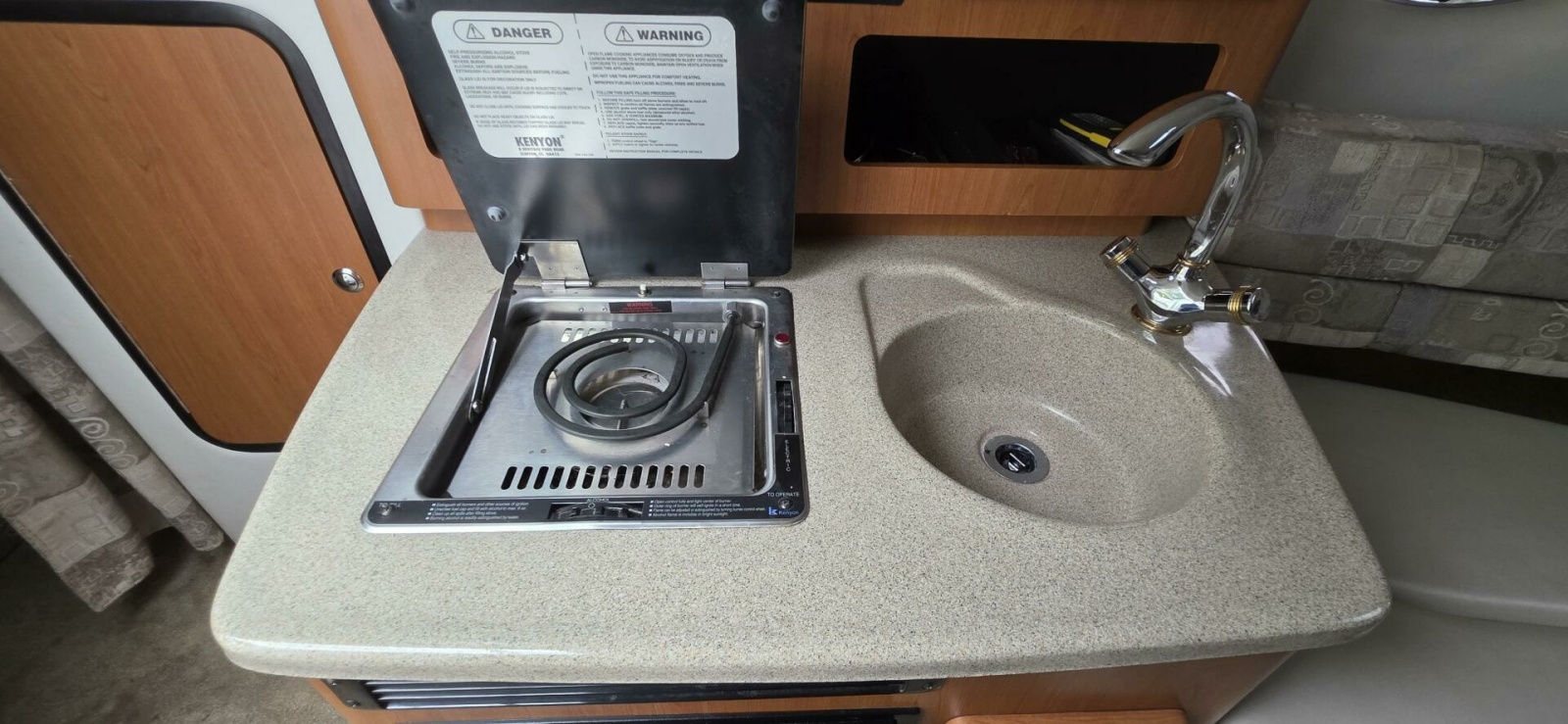 2005 Crownline 250CR 25