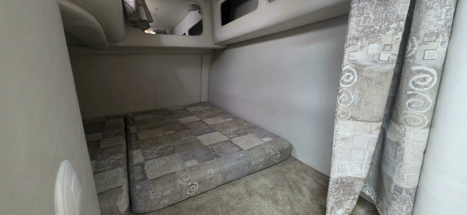 2005 Crownline 250CR 25