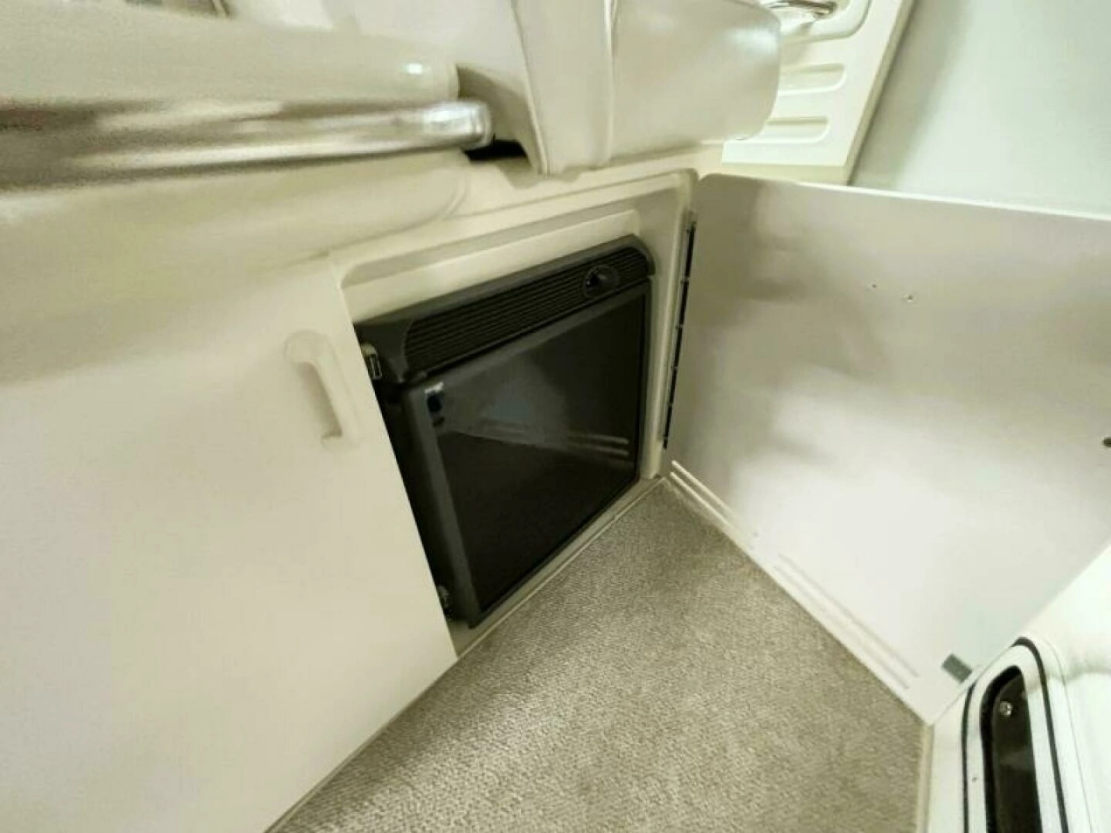 1995 Sea Ray 370 Sundancer 37