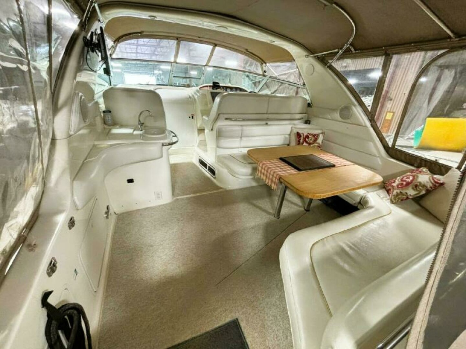 1995 Sea Ray 370 Sundancer 37