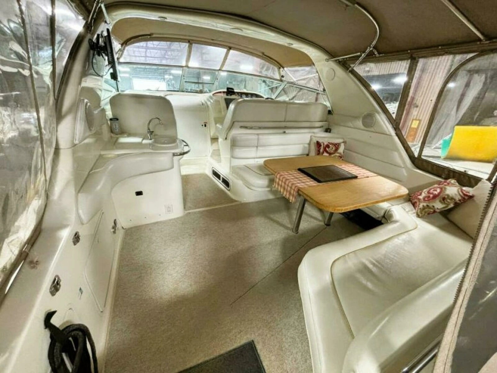 1995 Sea Ray 370 Sundancer 37