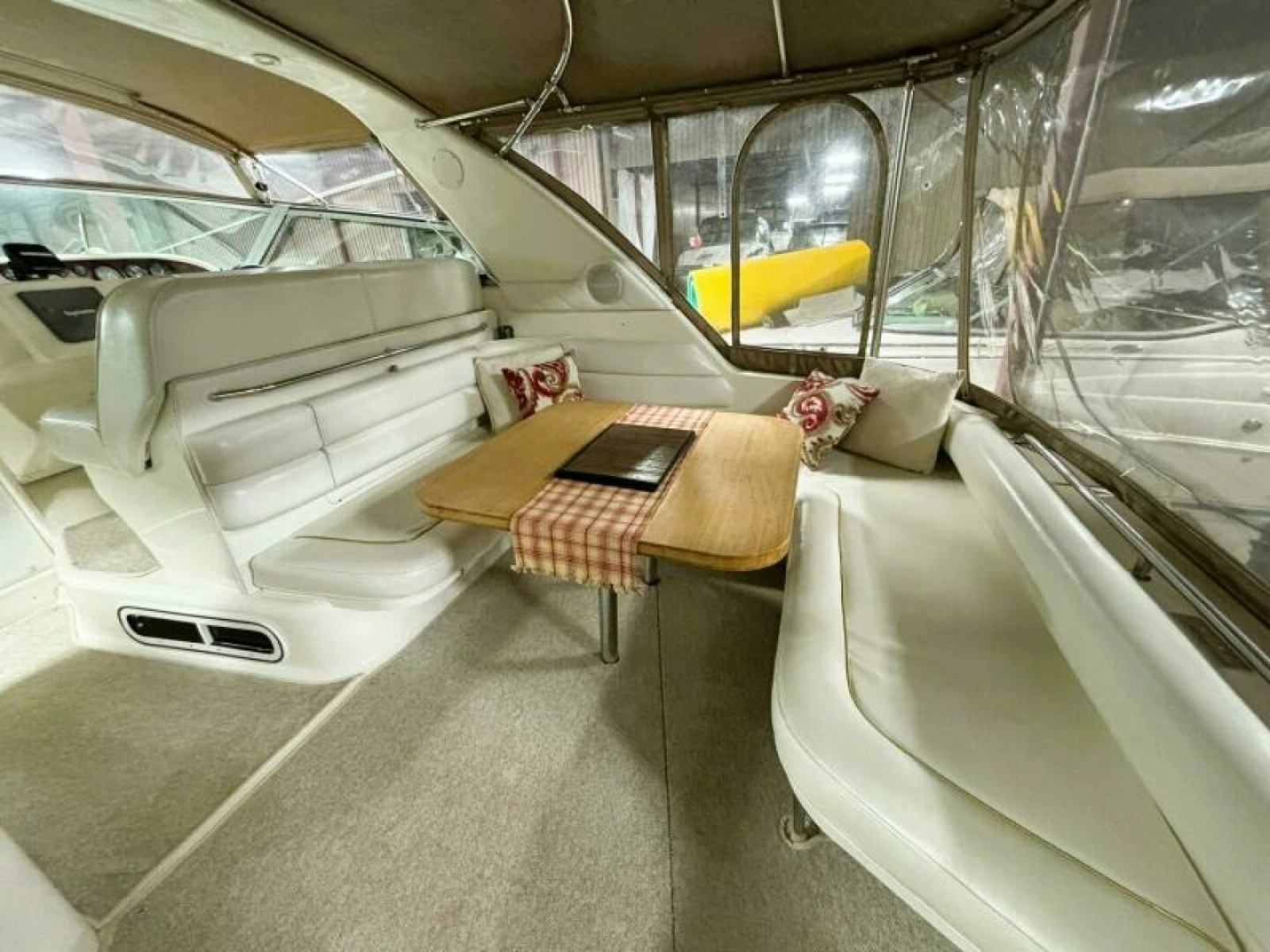 1995 Sea Ray 370 Sundancer 37