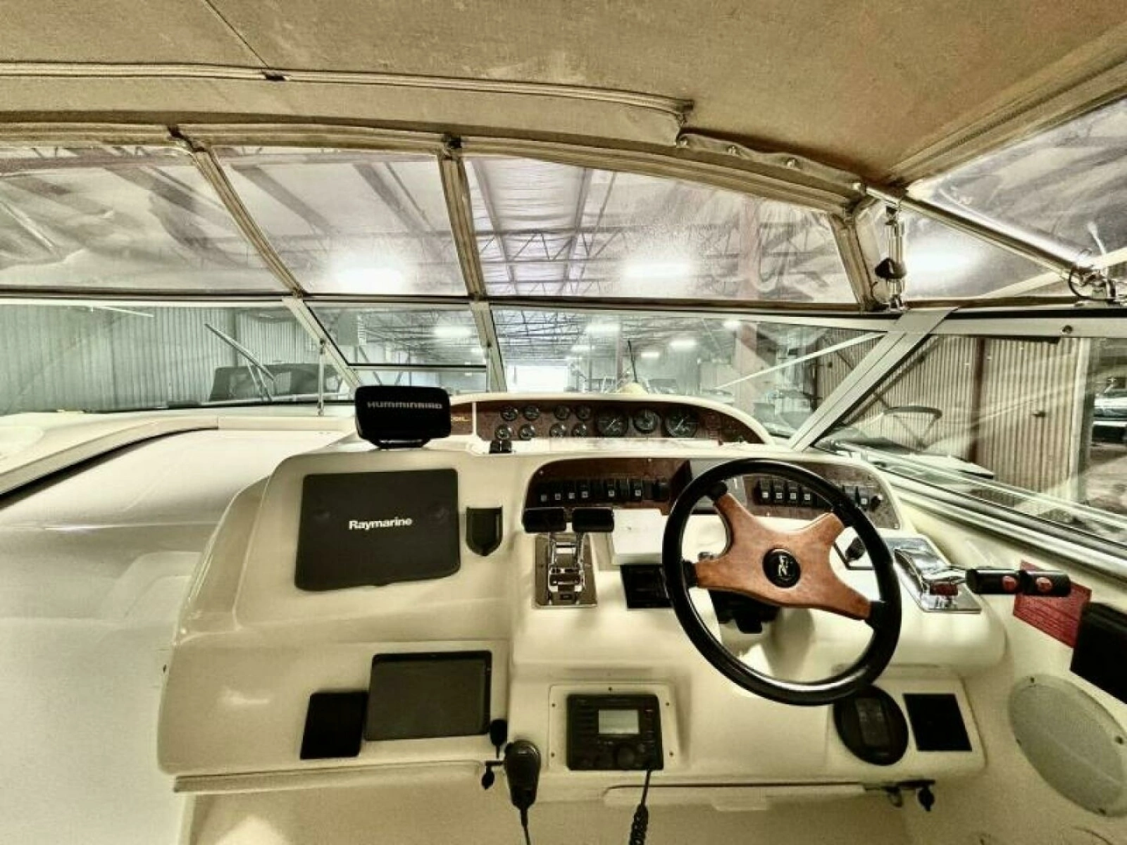 1995 Sea Ray 370 Sundancer 37