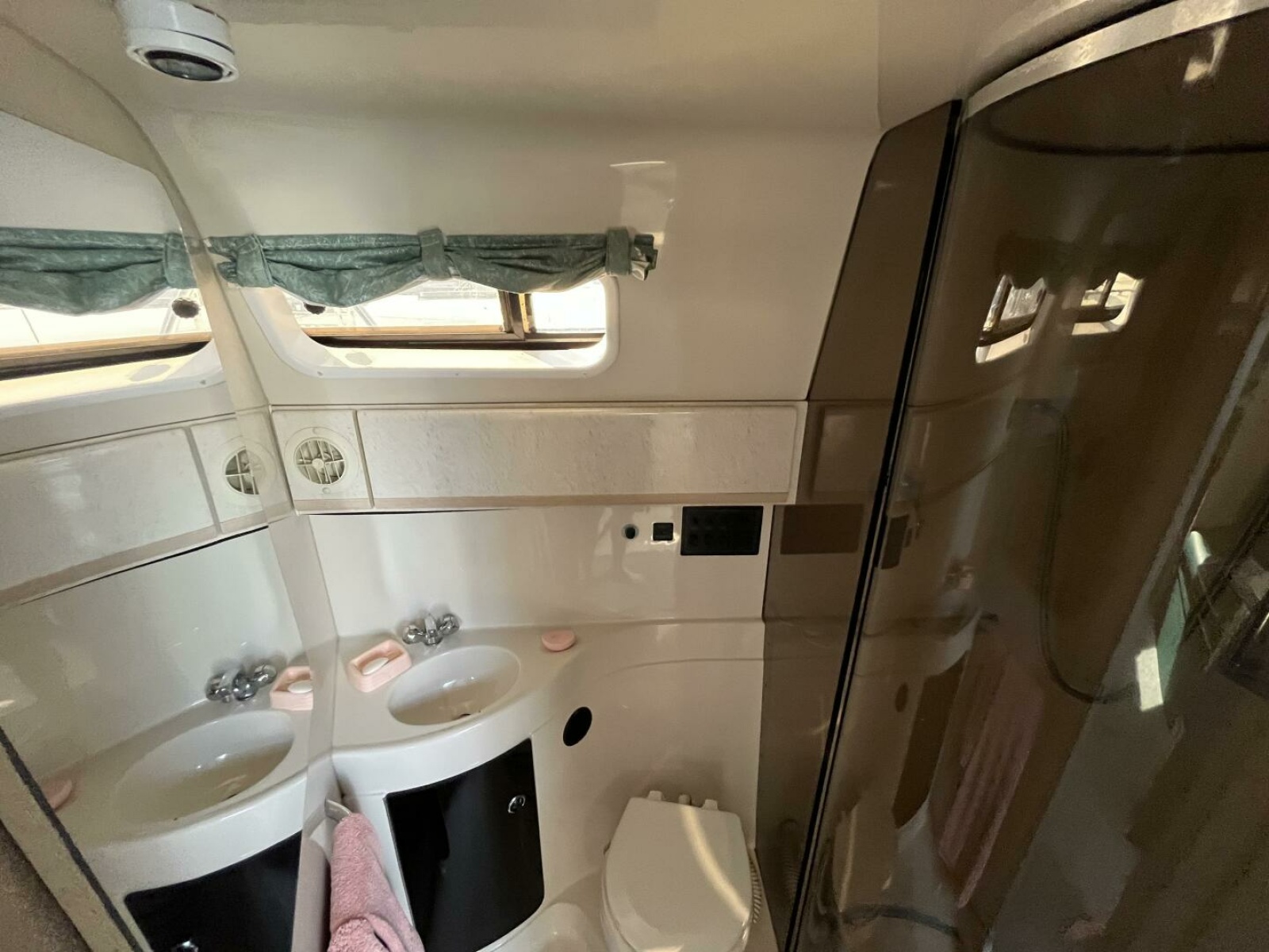 1995 Wellcraft 3600 Martinique 36