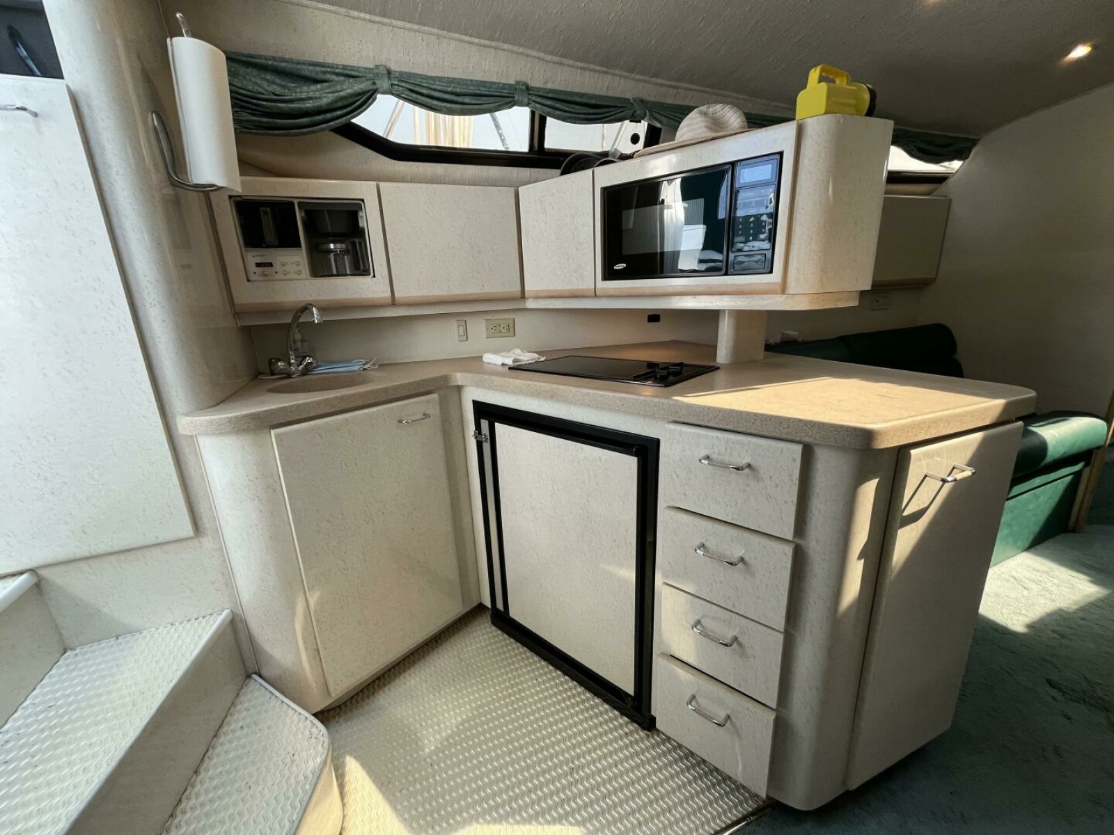 1995 Wellcraft 3600 Martinique 36