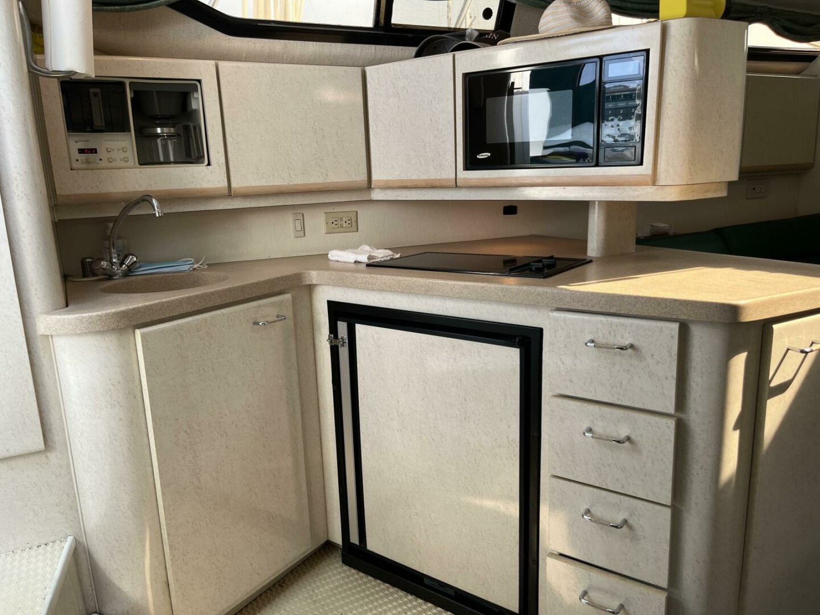 1995 Wellcraft 3600 Martinique 36