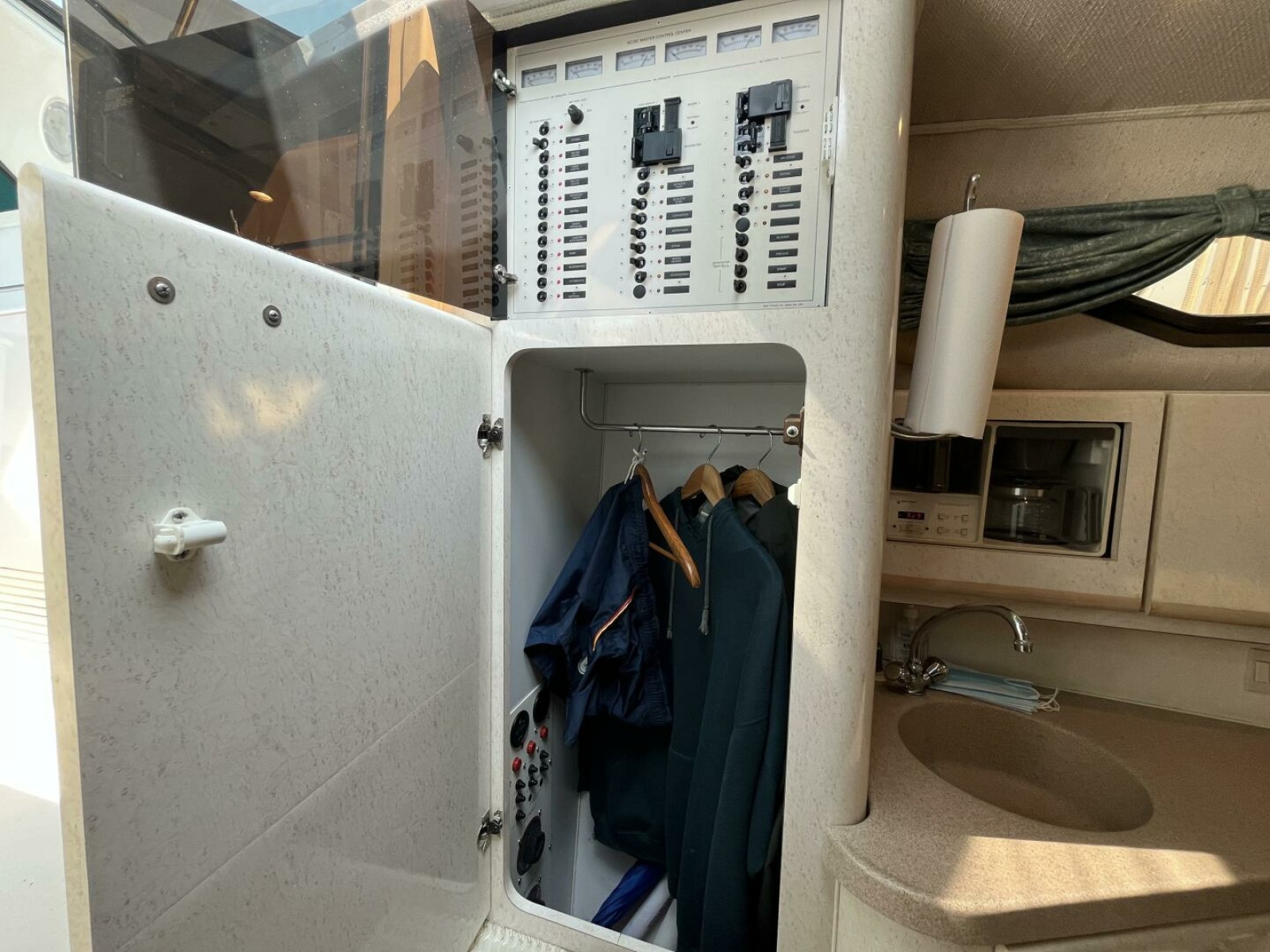 1995 Wellcraft 3600 Martinique 36