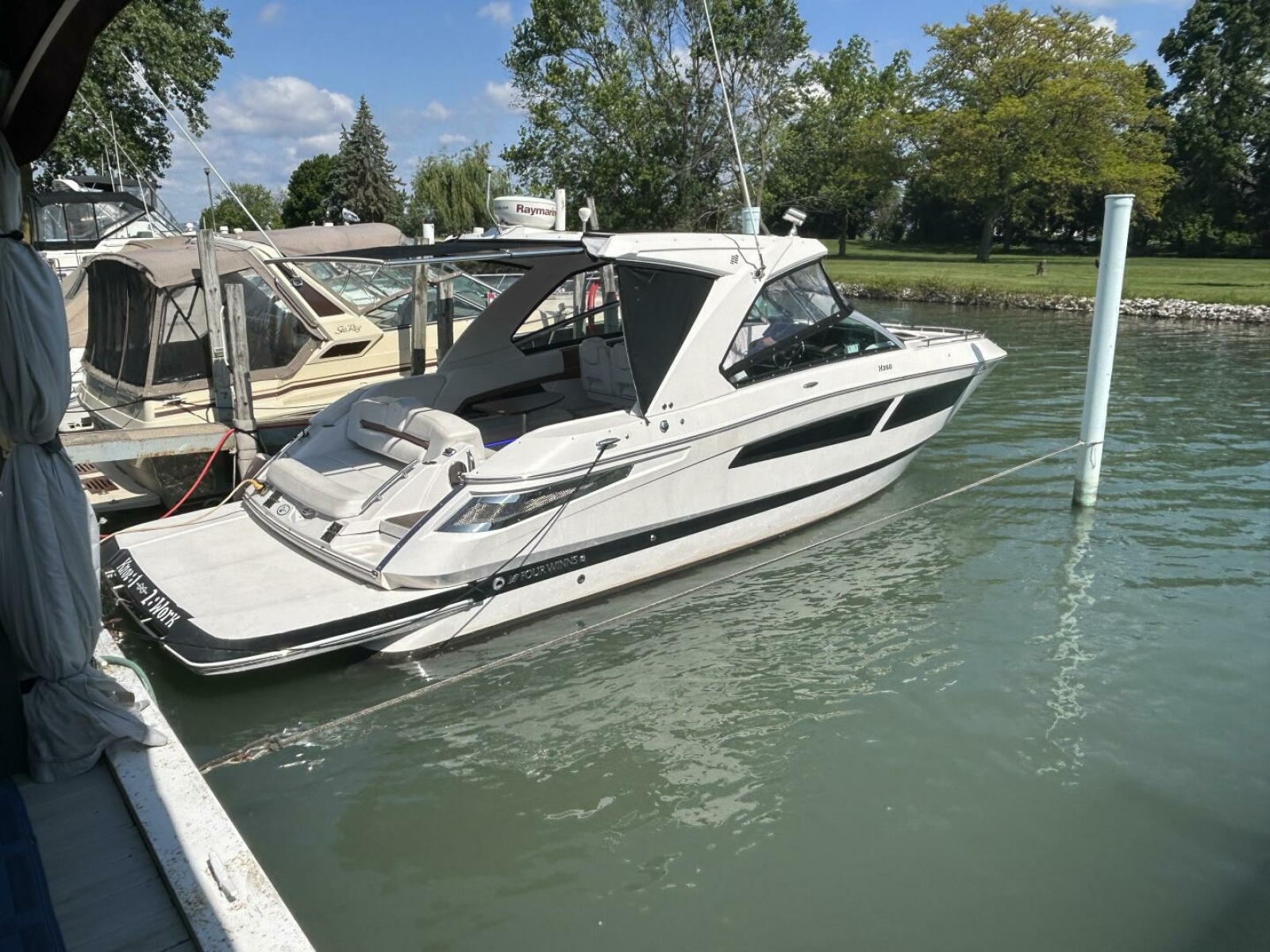 2017 Four Winns H350 35