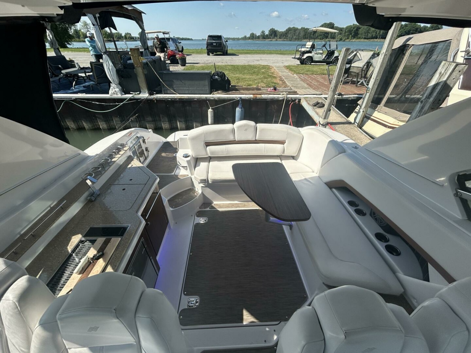 2017 Four Winns H350 35