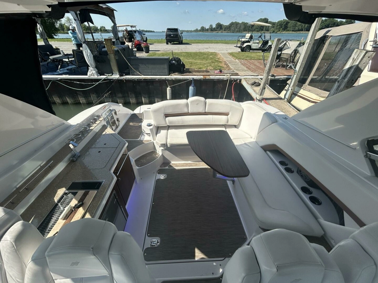 2017 Four Winns H350 35