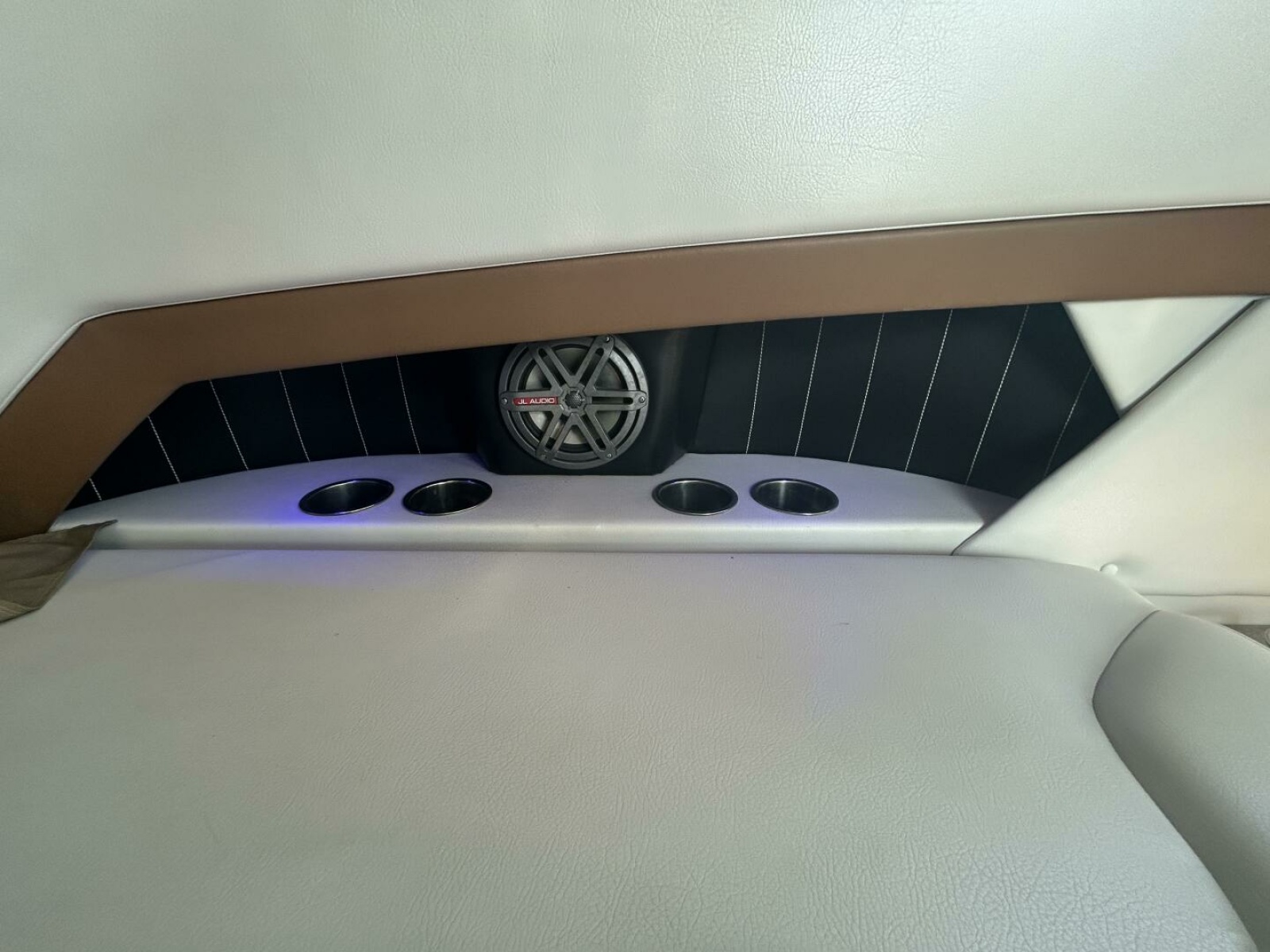 2017 Four Winns H350 35