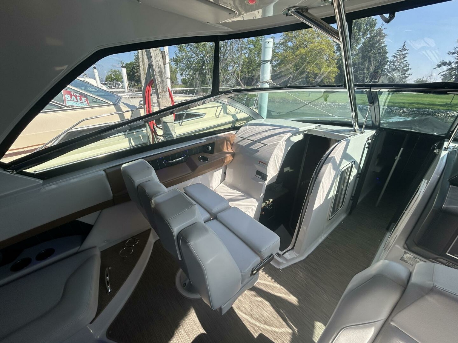 2017 Four Winns H350 35