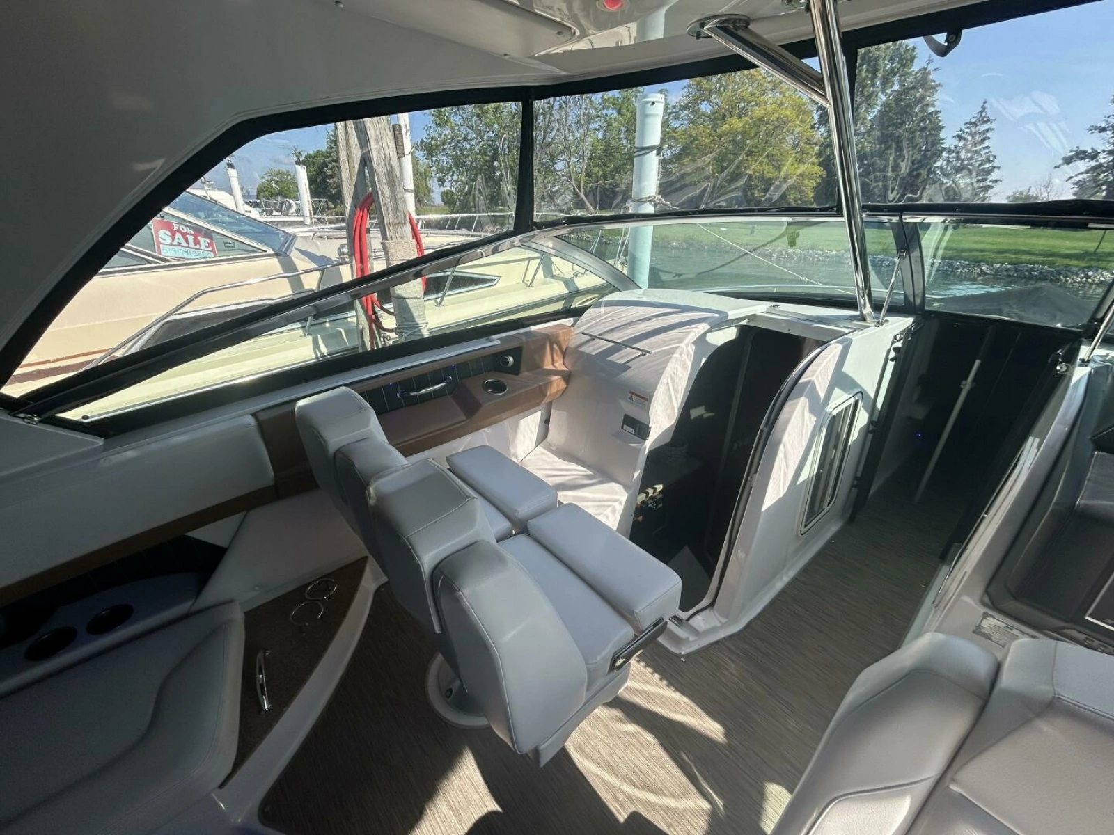 2017 Four Winns H350 35