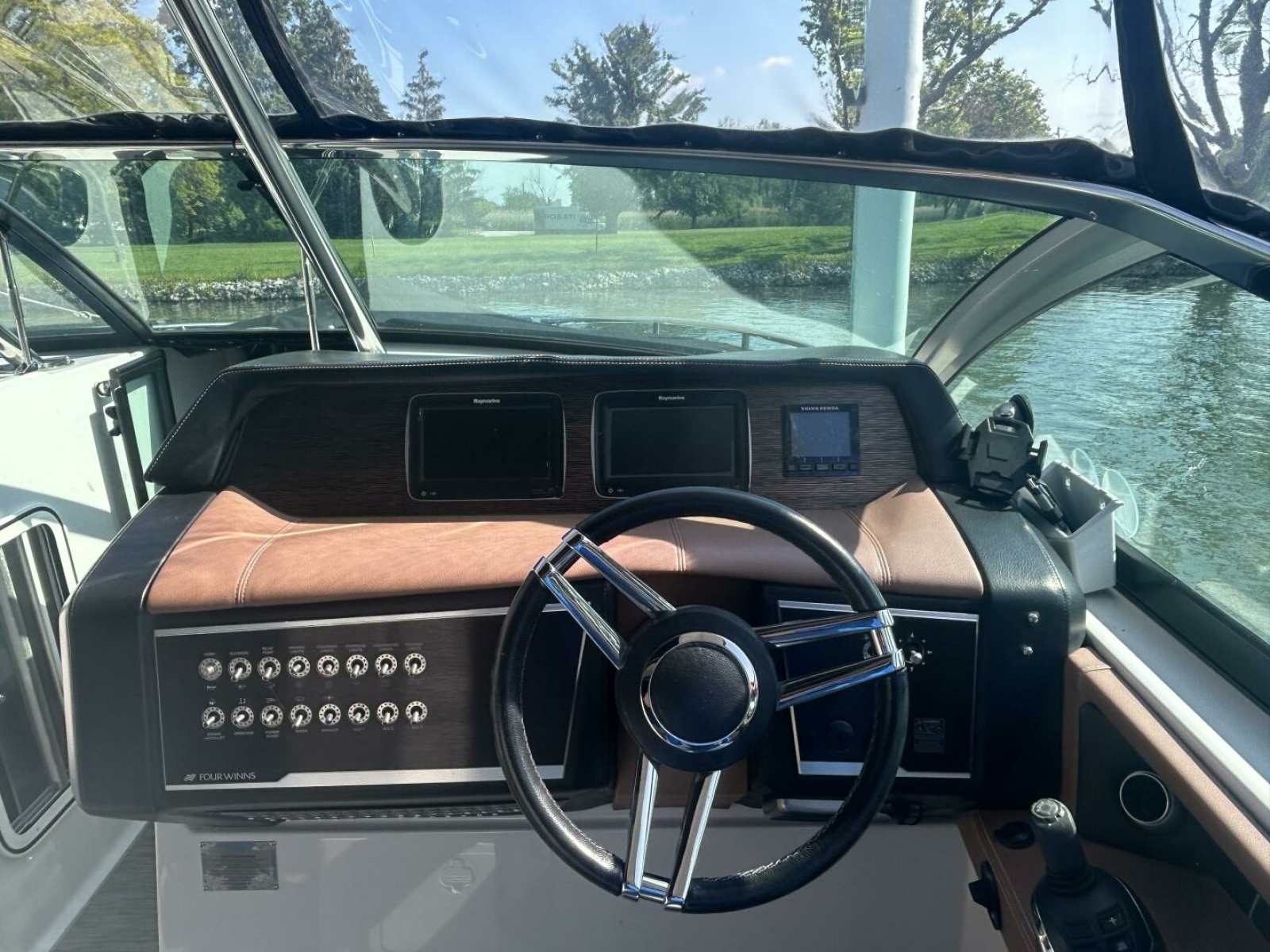 2017 Four Winns H350 35