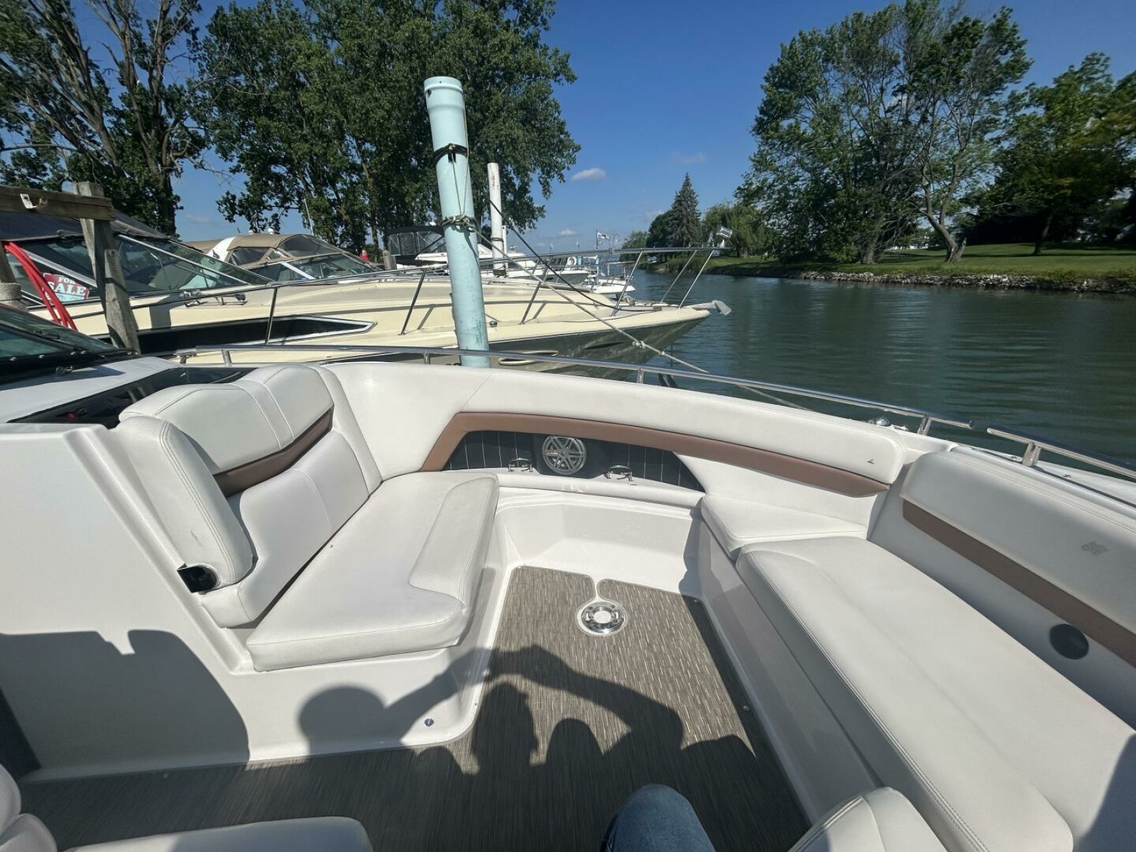 2017 Four Winns H350 35