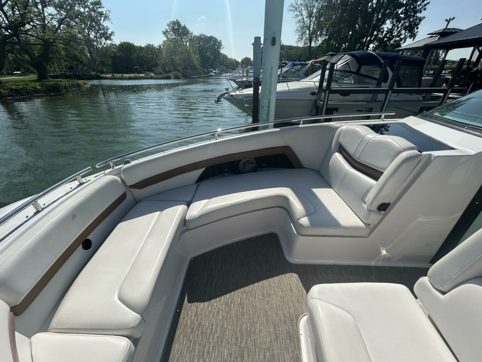 2017 Four Winns H350 35