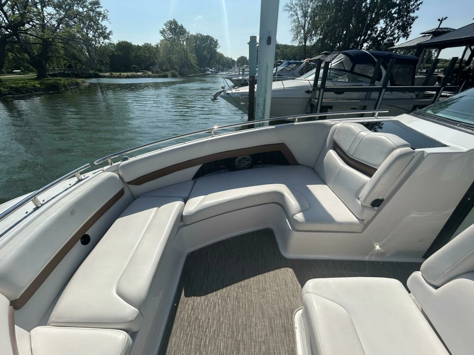 2017 Four Winns H350 35