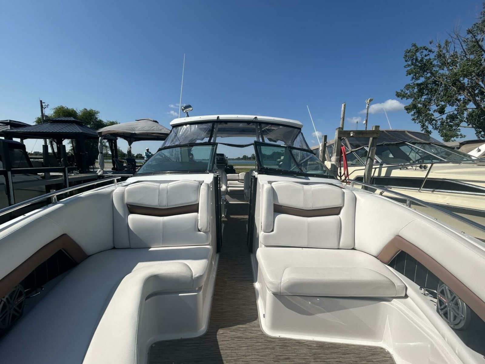 2017 Four Winns H350 35