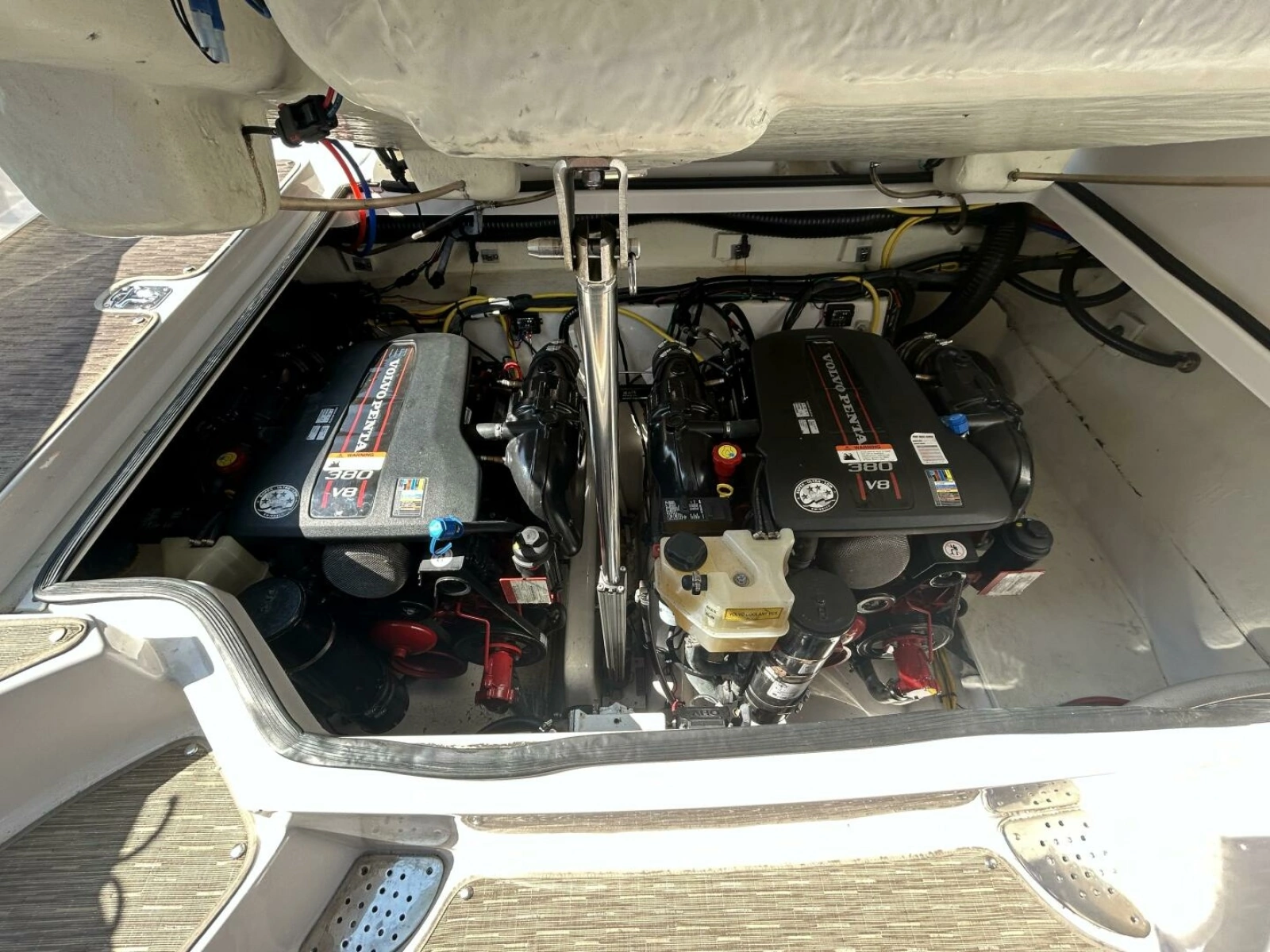 2017 Four Winns H350 35