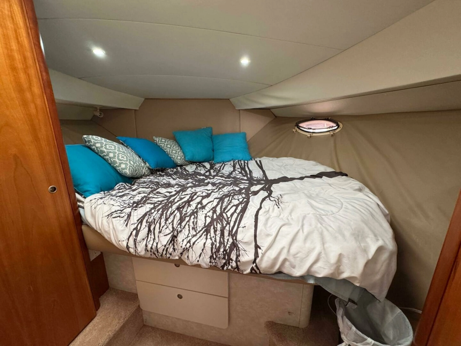 1997 Silverton 352 Motor Yacht 35