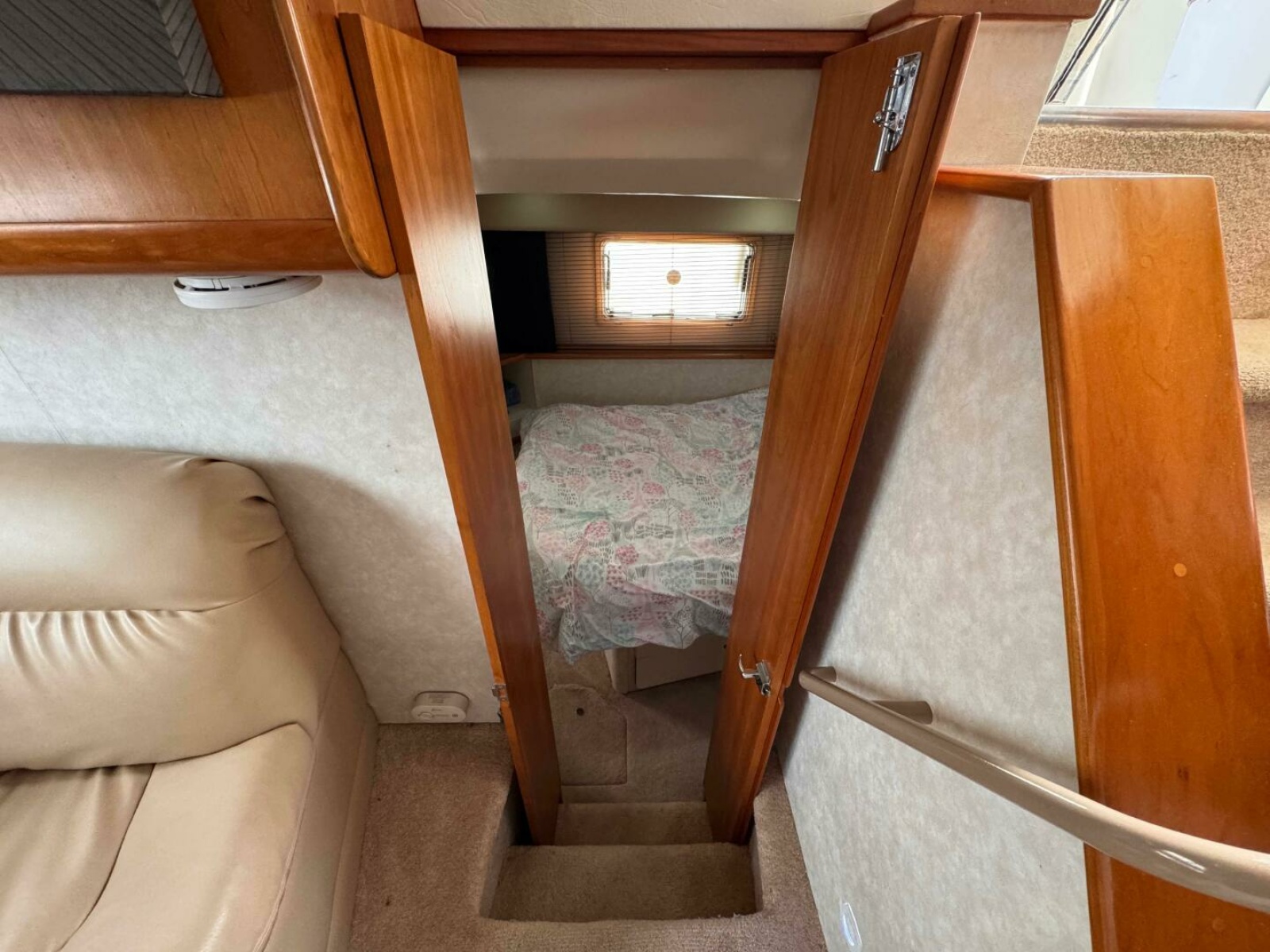 1997 Silverton 352 Motor Yacht 35