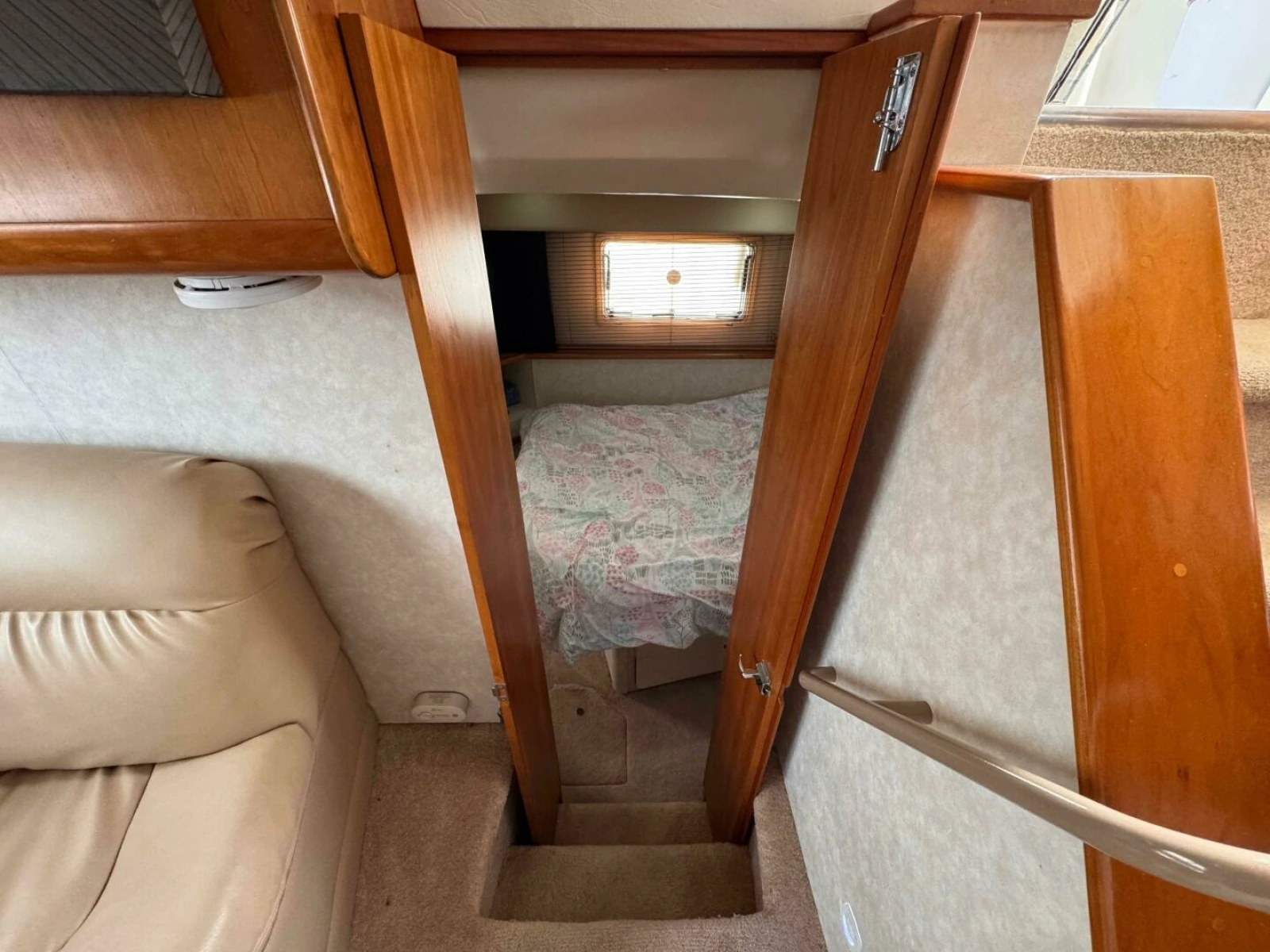 1997 Silverton 352 Motor Yacht 35
