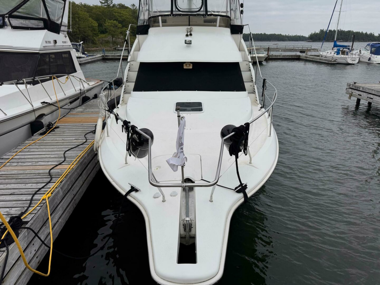 1997 Silverton 352 Motor Yacht 35
