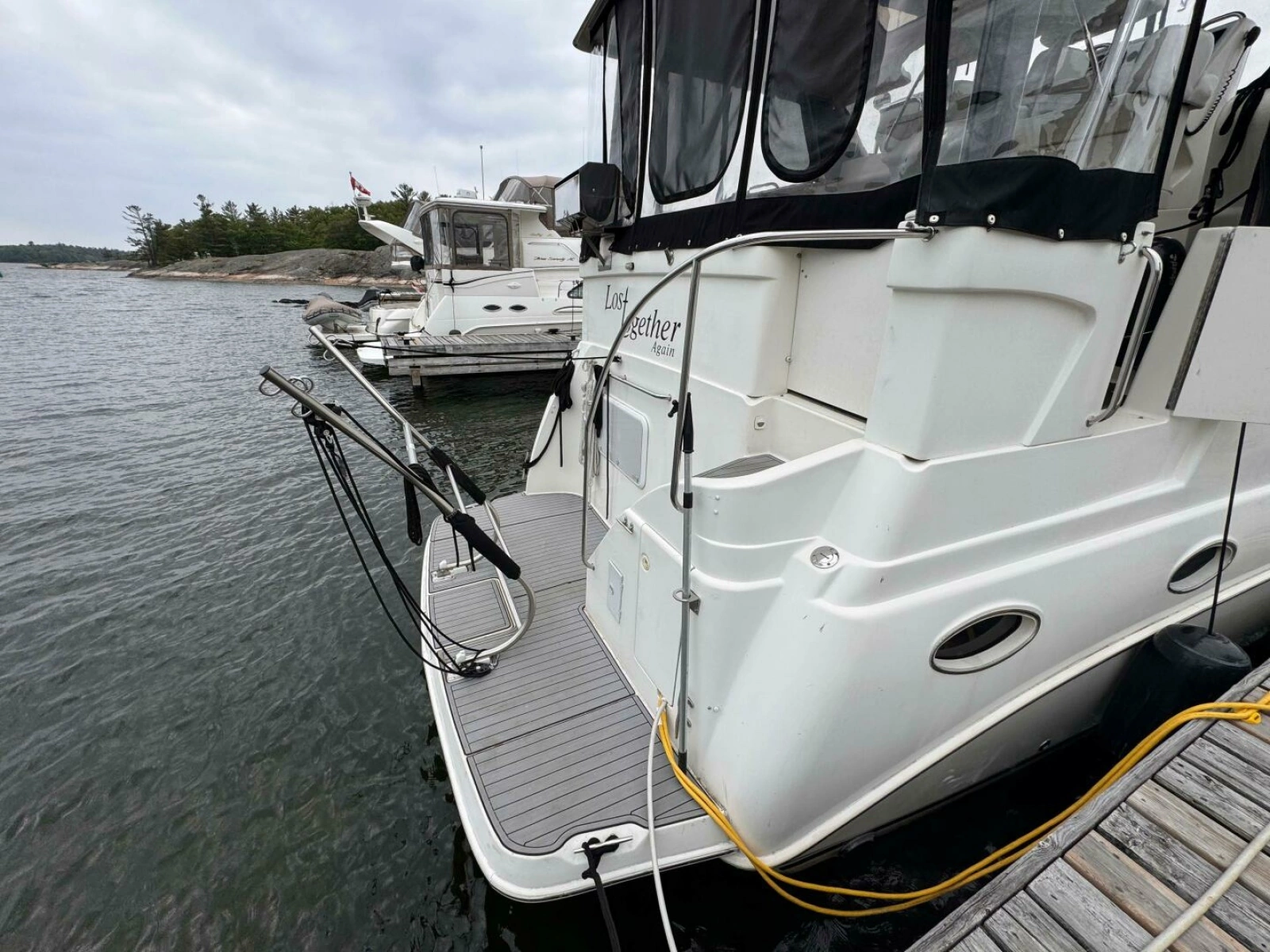 1997 Silverton 352 Motor Yacht 35