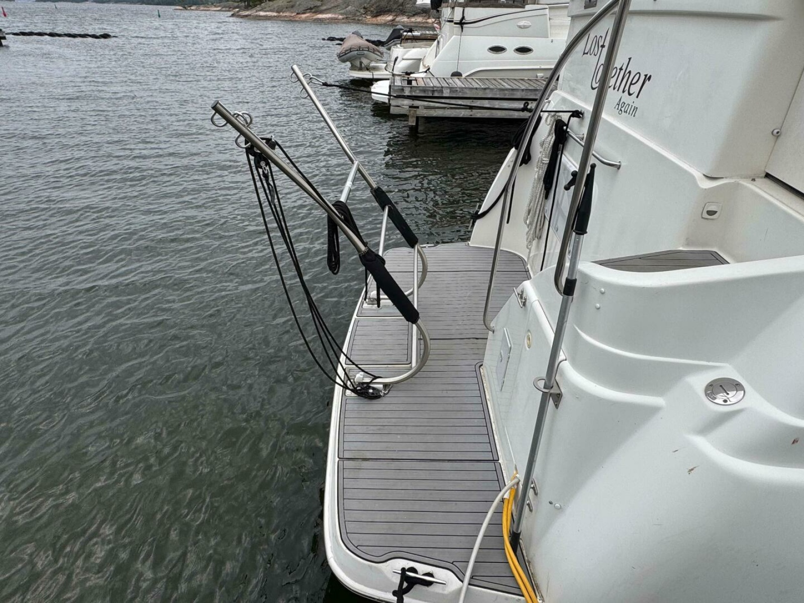 1997 Silverton 352 Motor Yacht 35